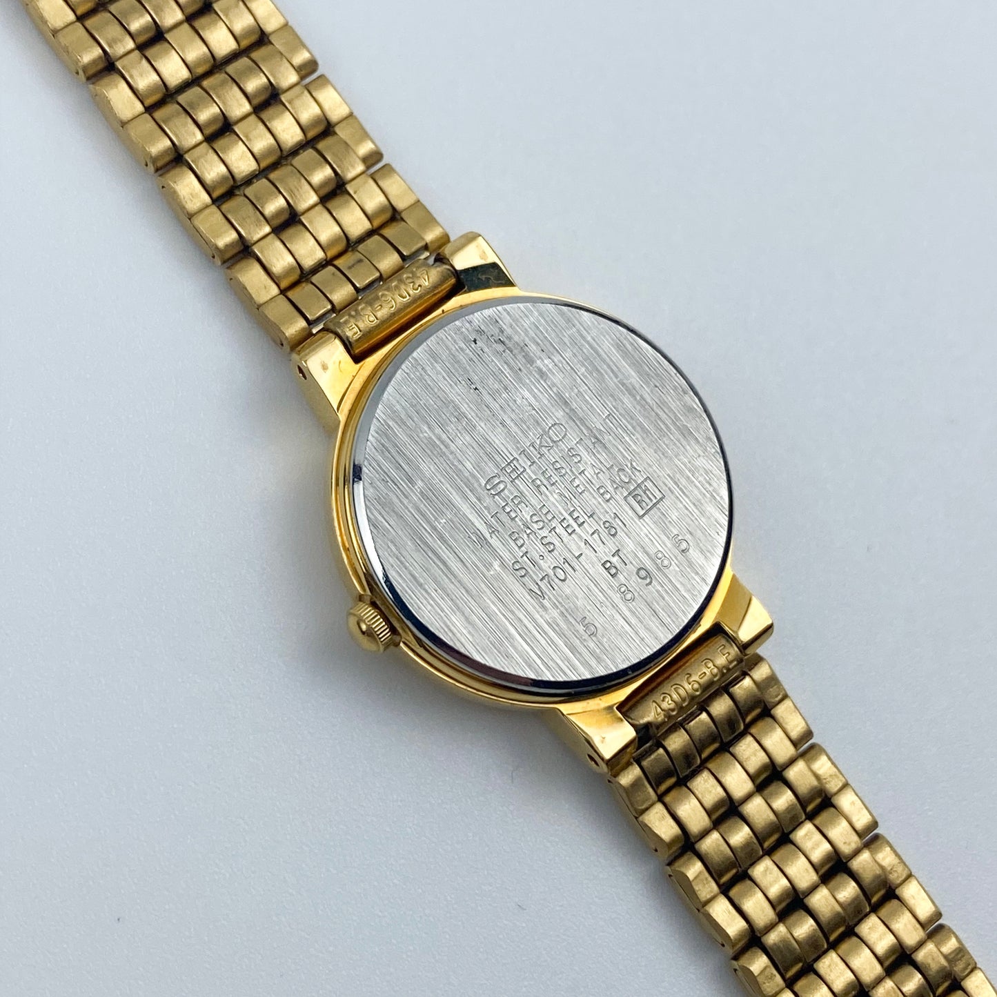 Seiko Vintage Gold Watch White Round Dial